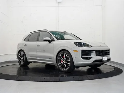 2025 Porsche Cayenne GTS