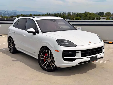2025 Porsche Cayenne GTS