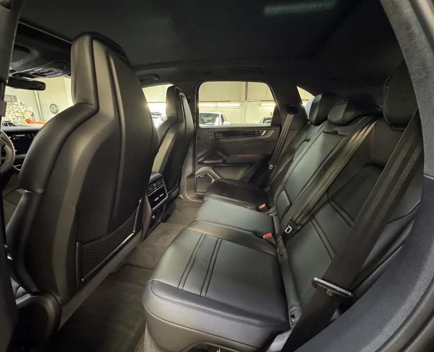2025 Porsche 9Y0/9Y3 Cayenne GTS - Image 6 of 6