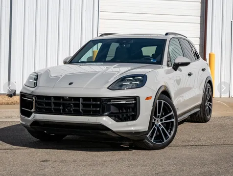 2025 Porsche Cayenne GTS