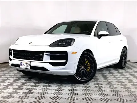 2025 Porsche Cayenne GTS