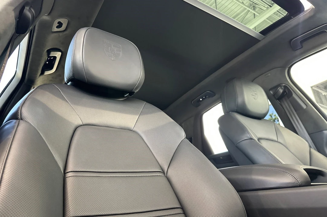 2025 Porsche 9Y0/9Y3 Cayenne GTS - Image 21 of 31