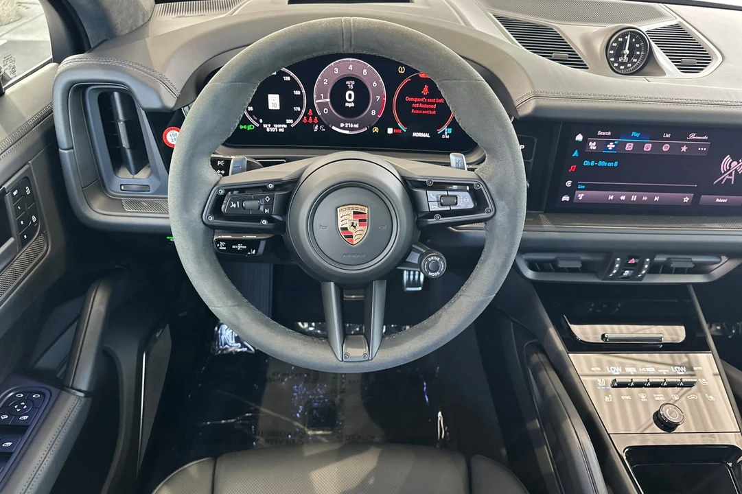 2025 Porsche 9Y0/9Y3 Cayenne GTS - Image 18 of 31