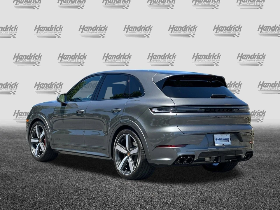 2025 Porsche 9Y0/9Y3 Cayenne GTS - Image 7 of 31