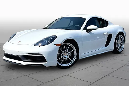 2025 Porsche Cayenne GTS