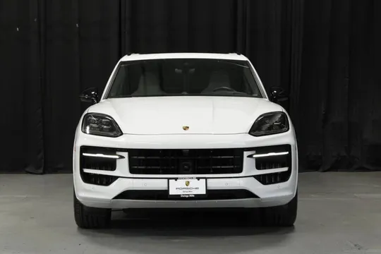 2025 Porsche Cayenne GTS