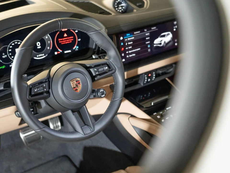 2025 Porsche 9Y0/9Y3 Cayenne GTS - Image 15 of 29