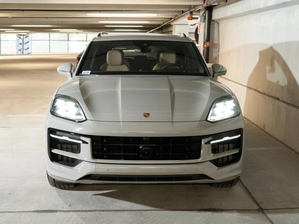 2025 Porsche 9Y0/9Y3 Cayenne GTS - Image 7 of 29