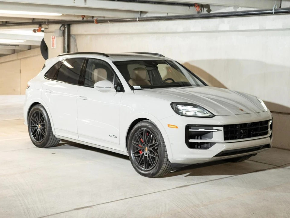 2025 Porsche 9Y0/9Y3 Cayenne GTS - Image 8 of 29