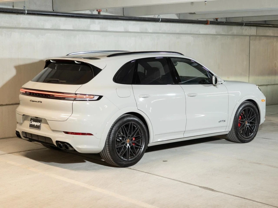 2025 Porsche 9Y0/9Y3 Cayenne GTS - Image 10 of 29
