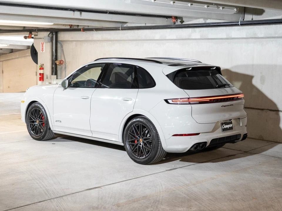 2025 Porsche 9Y0/9Y3 Cayenne GTS - Image 4 of 29