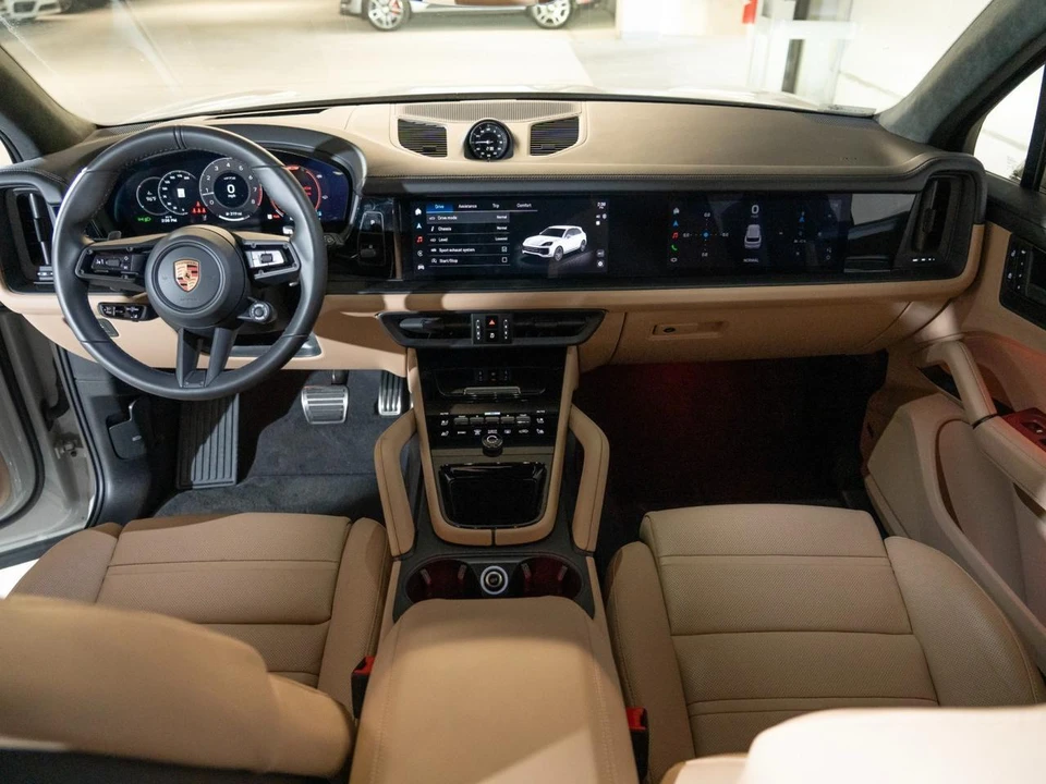 2025 Porsche 9Y0/9Y3 Cayenne GTS - Image 25 of 29