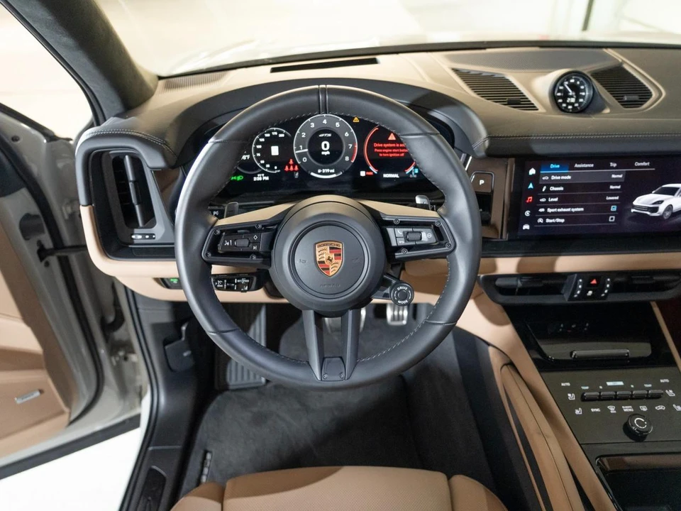 2025 Porsche 9Y0/9Y3 Cayenne GTS - Image 28 of 29