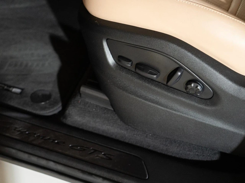 2025 Porsche 9Y0/9Y3 Cayenne GTS - Image 13 of 29