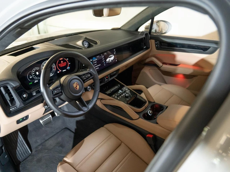 2025 Porsche 9Y0/9Y3 Cayenne GTS - Image 5 of 29