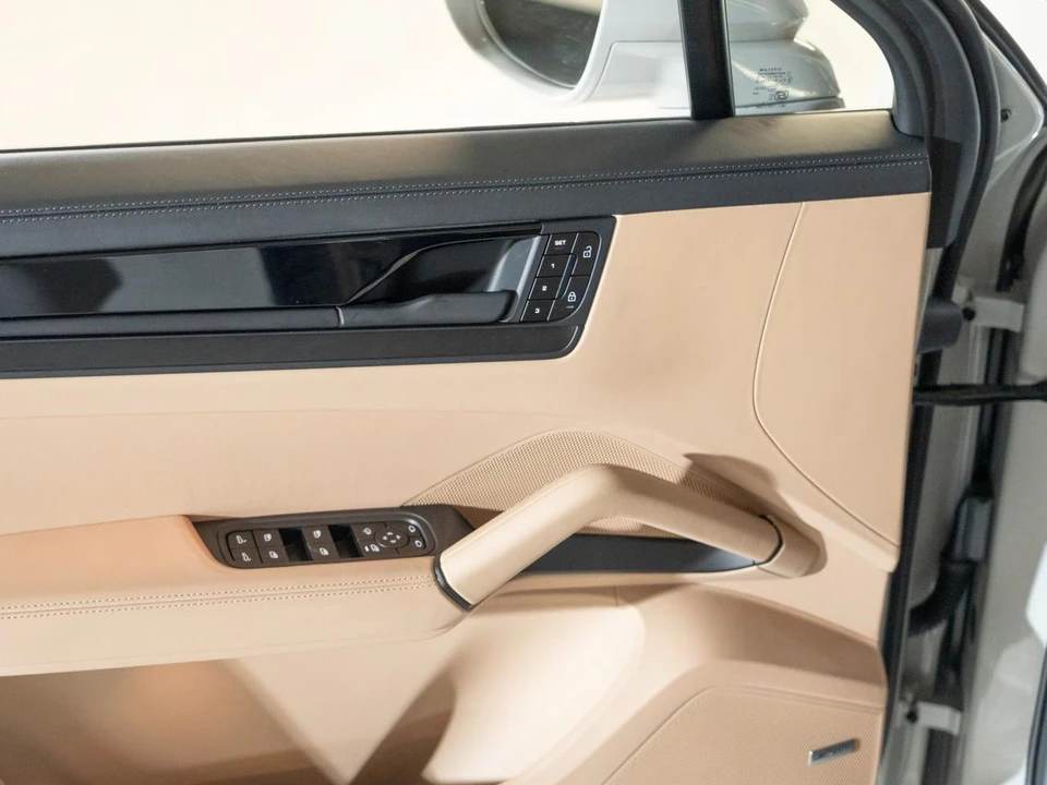 2025 Porsche 9Y0/9Y3 Cayenne GTS - Image 17 of 29