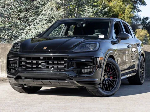 2025 Porsche Cayenne GTS