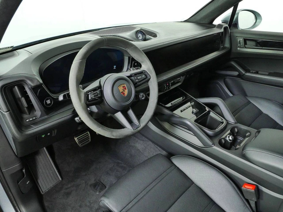 2025 Porsche 9Y0/9Y3 Cayenne GTS - Image 4 of 4