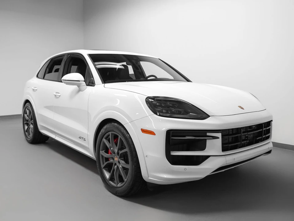 2025 Porsche 9Y0/9Y3 Cayenne GTS - Image 10 of 31