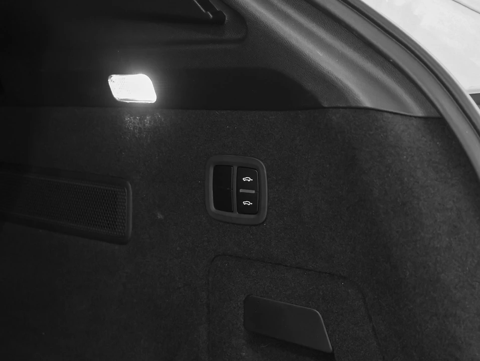 2025 Porsche 9Y0/9Y3 Cayenne GTS - Image 21 of 31