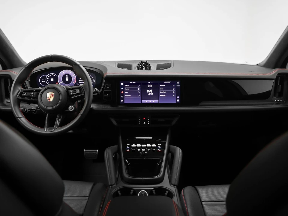 2025 Porsche 9Y0/9Y3 Cayenne GTS - Image 25 of 31
