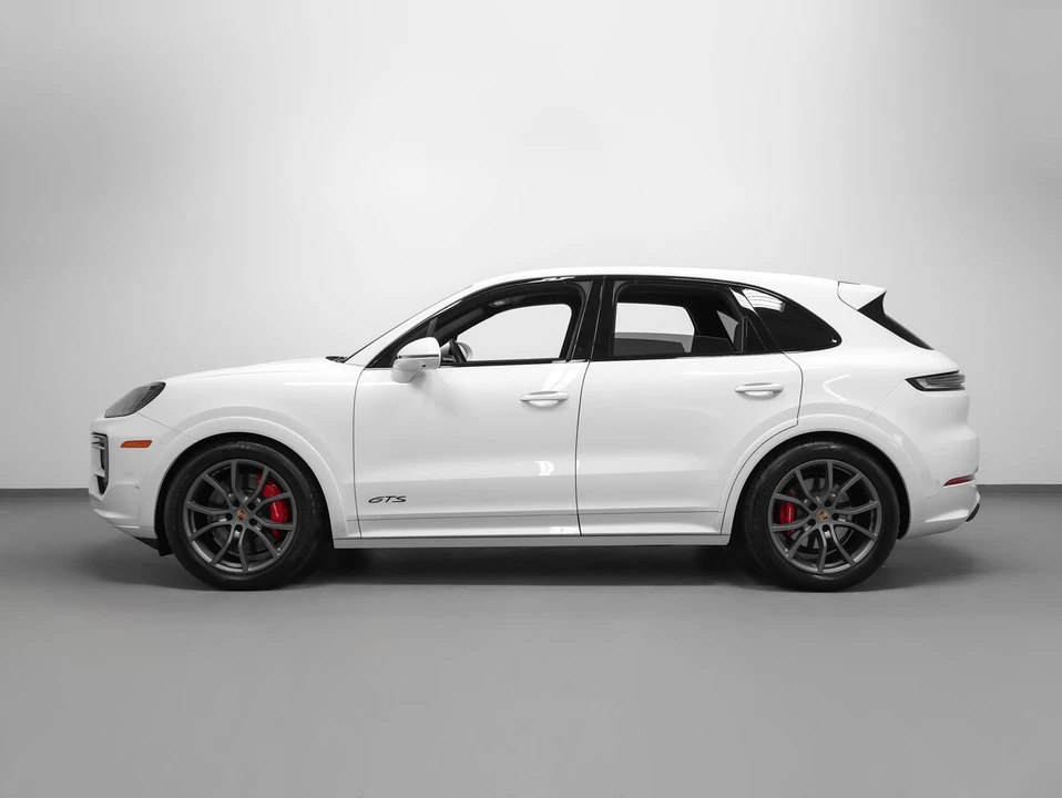 2025 Porsche 9Y0/9Y3 Cayenne GTS - Image 2 of 31