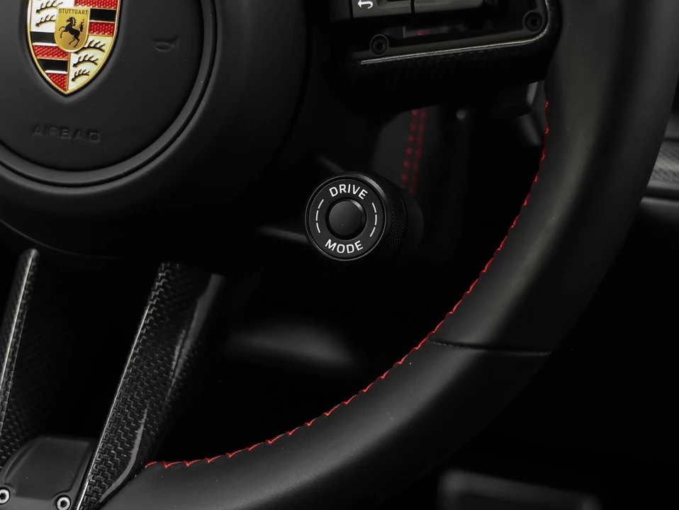 2025 Porsche 9Y0/9Y3 Cayenne GTS - Image 31 of 31