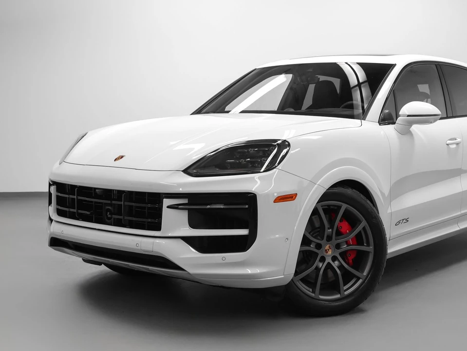 2025 Porsche 9Y0/9Y3 Cayenne GTS - Image 7 of 31