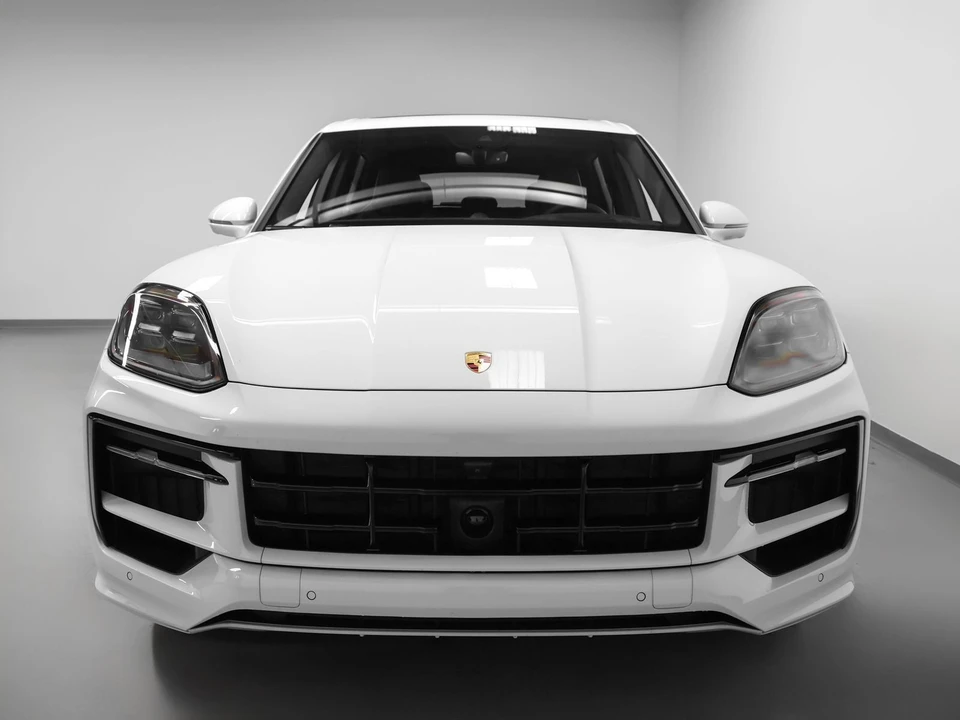 2025 Porsche 9Y0/9Y3 Cayenne GTS - Image 8 of 31