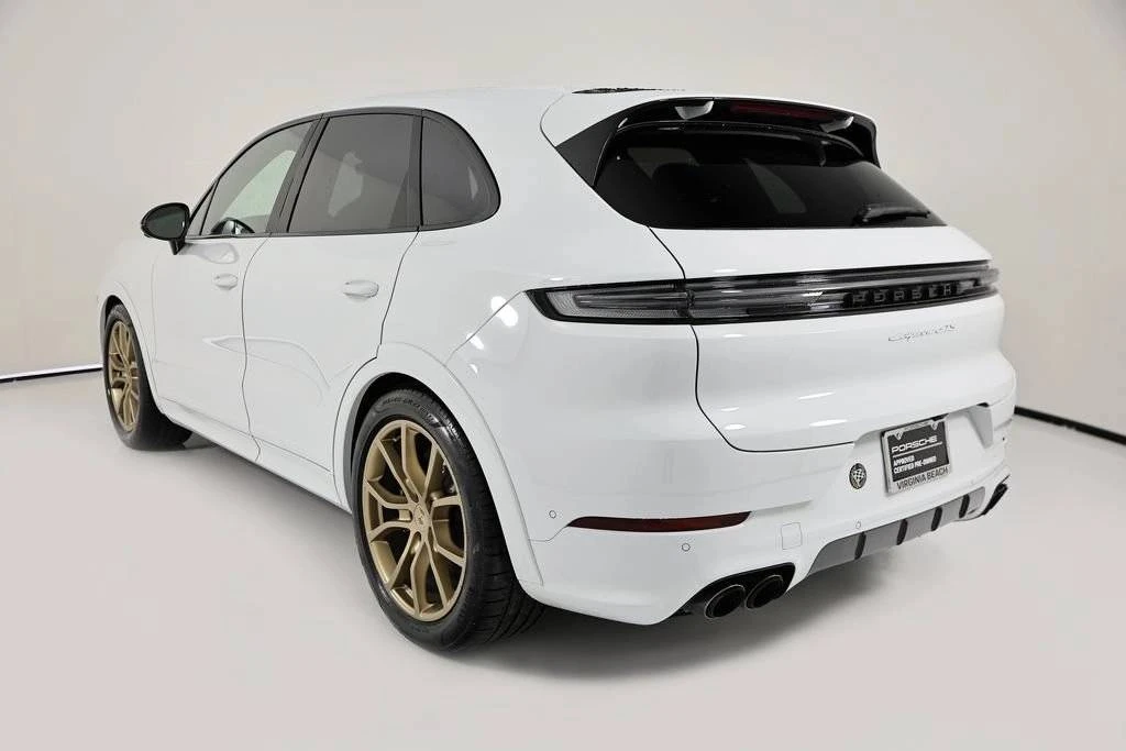 2025 Porsche 9Y0/9Y3 Cayenne GTS - Image 3 of 5