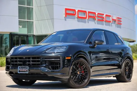 2025 Porsche Cayenne GTS