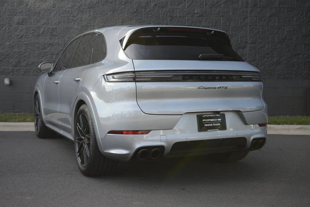 2025 Porsche 9Y0/9Y3 Cayenne GTS - Image 3 of 4