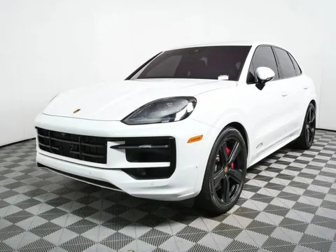 2025 Porsche Cayenne GTS