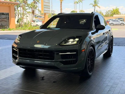 2025 Porsche Cayenne GTS