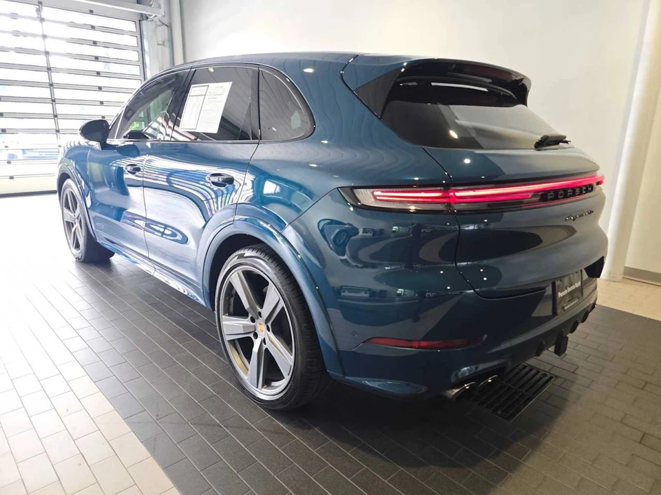 2025 Porsche 9Y0/9Y3 Cayenne GTS - Image 3 of 5