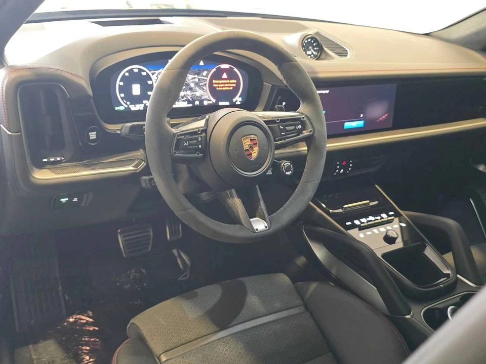 2025 Porsche 9Y0/9Y3 Cayenne GTS - Image 4 of 5