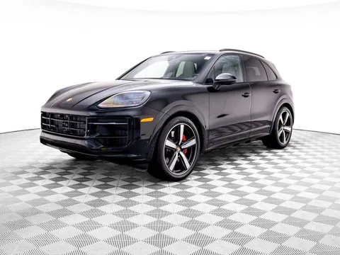 2025 Porsche Cayenne GTS