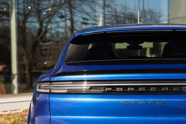 2025 Porsche 9Y0/9Y3 Cayenne GTS - Image 13 of 31