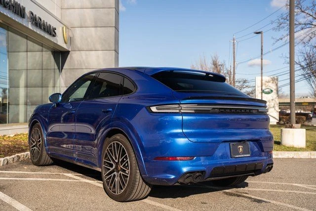 2025 Porsche 9Y0/9Y3 Cayenne GTS - Image 17 of 31