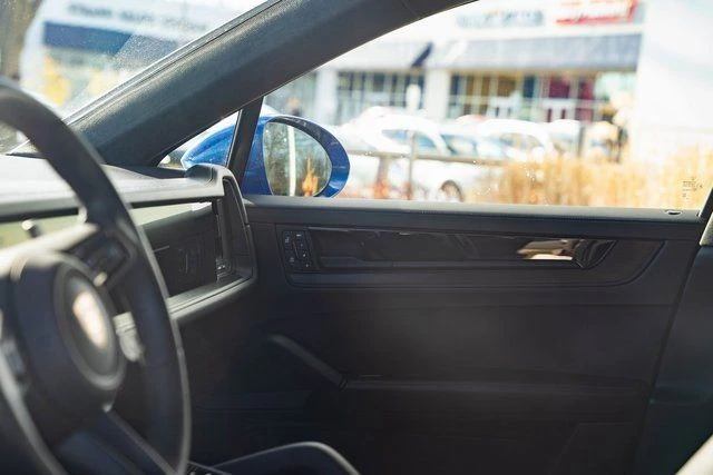 2025 Porsche - Image 20 of 31