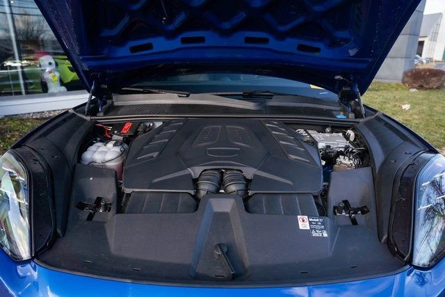 2025 Porsche - Image 27 of 31
