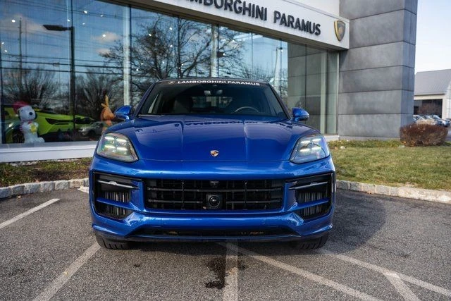 2025 Porsche 9Y0/9Y3 Cayenne GTS - Image 3 of 31