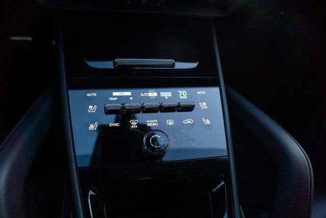 2025 Porsche 9Y0/9Y3 Cayenne GTS - Image 19 of 31