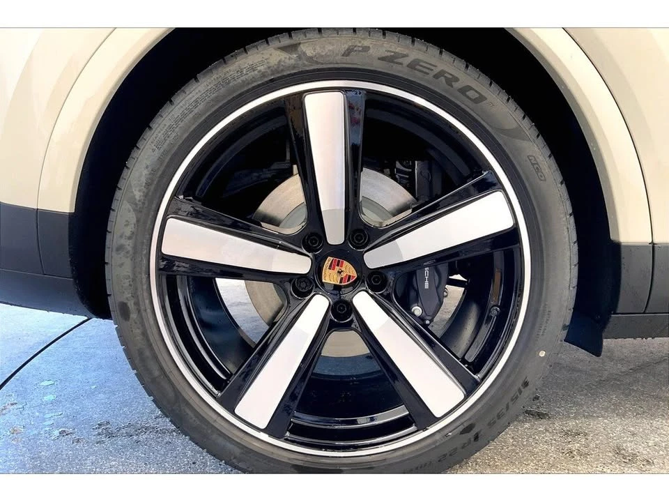 2025 Porsche 9Y0/9Y3 Cayenne - Image 18 of 20