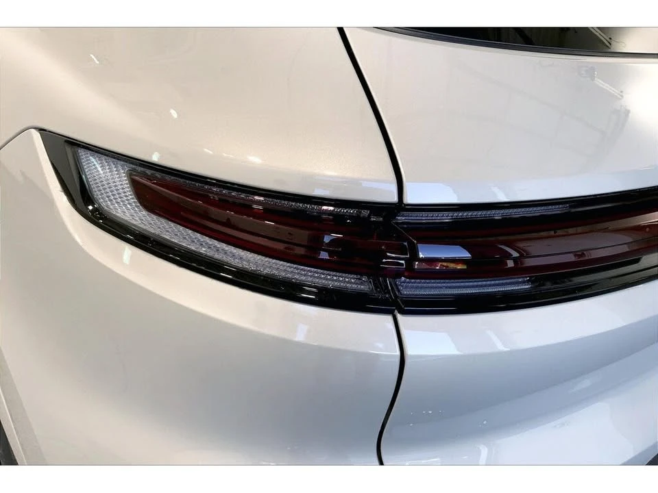 2025 Porsche 9Y0/9Y3 Cayenne - Image 14 of 20