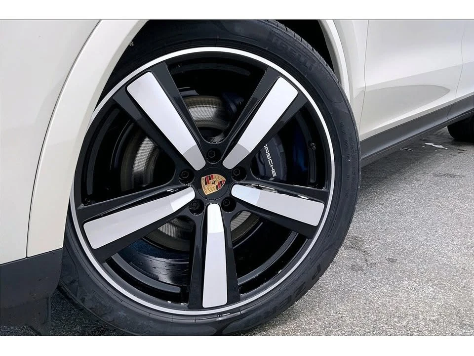 2025 Porsche 9Y0/9Y3 Cayenne - Image 17 of 20