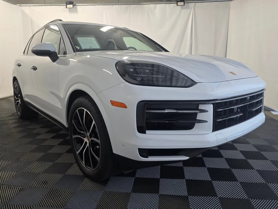 2025 Porsche 9Y0/9Y3 Cayenne - Image 10 of 20