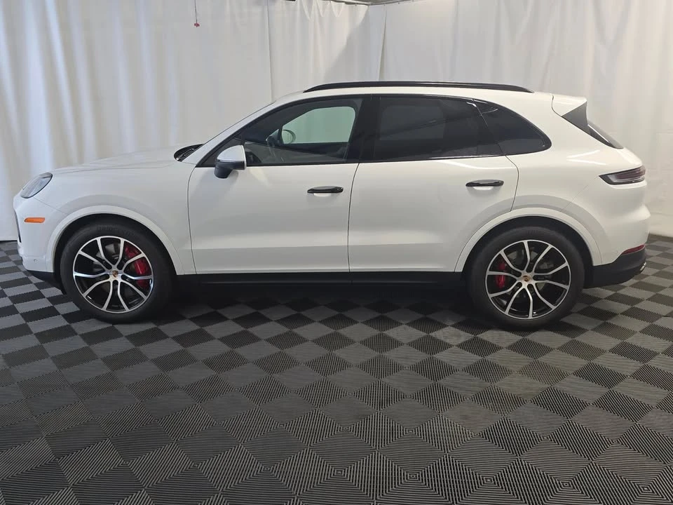 2025 Porsche 9Y0/9Y3 Cayenne - Image 3 of 20