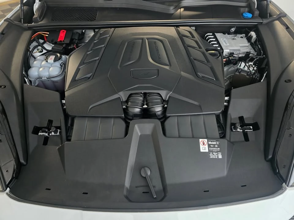 2025 Porsche 9Y0/9Y3 Cayenne - Image 12 of 20