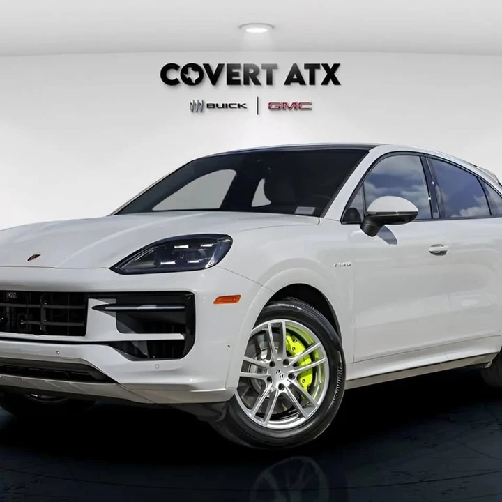 2025 Porsche 9Y0/9Y3 Cayenne - Image 2 of 17